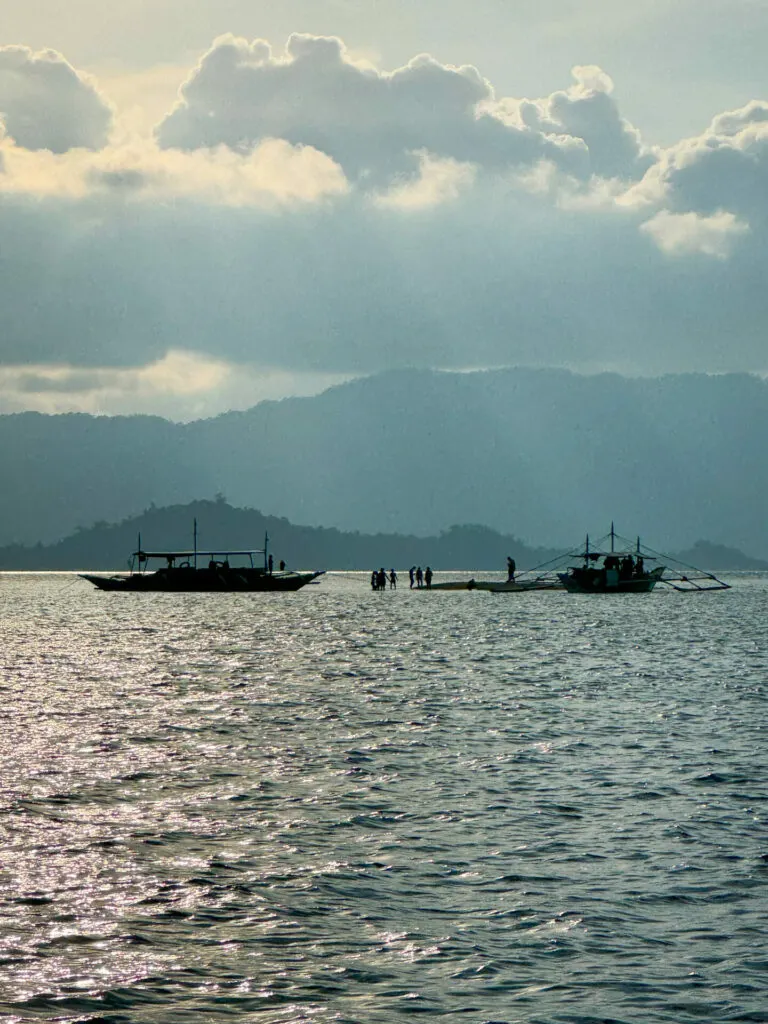 Island hopping Port Barton San Vicente