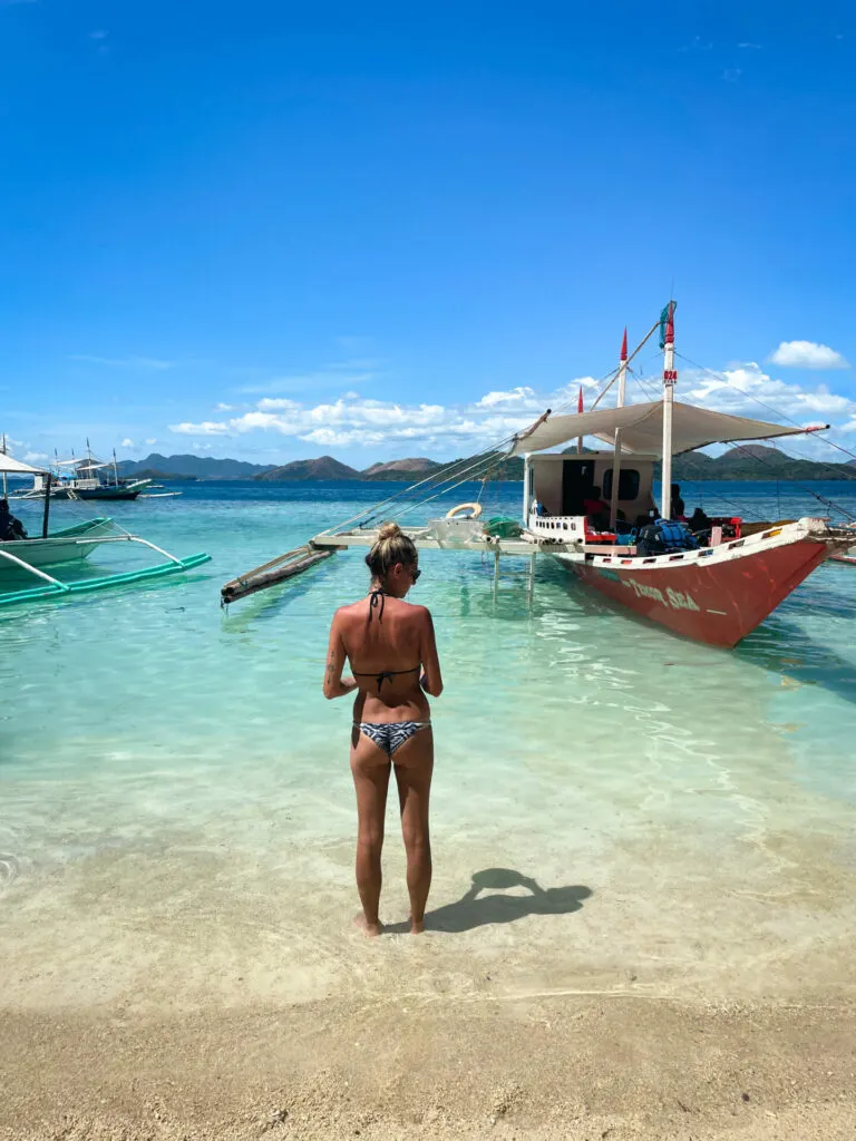 Island Hopping Vivian Beach Coron