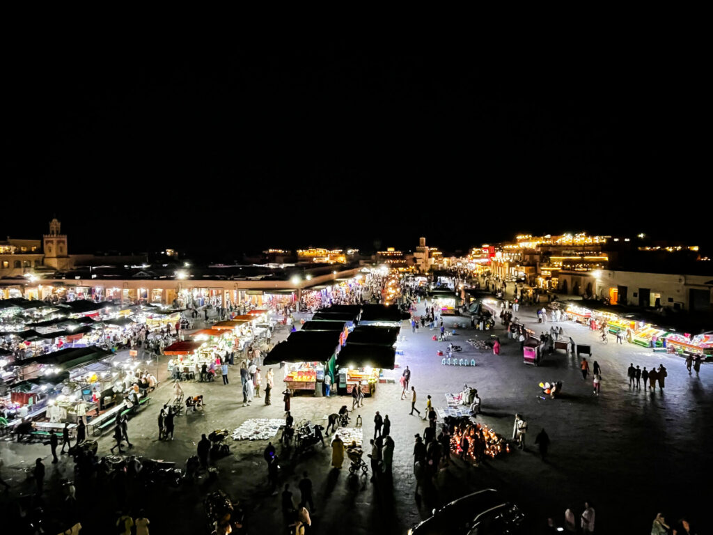 Place Jemaa El-Fna nuit Marrakech