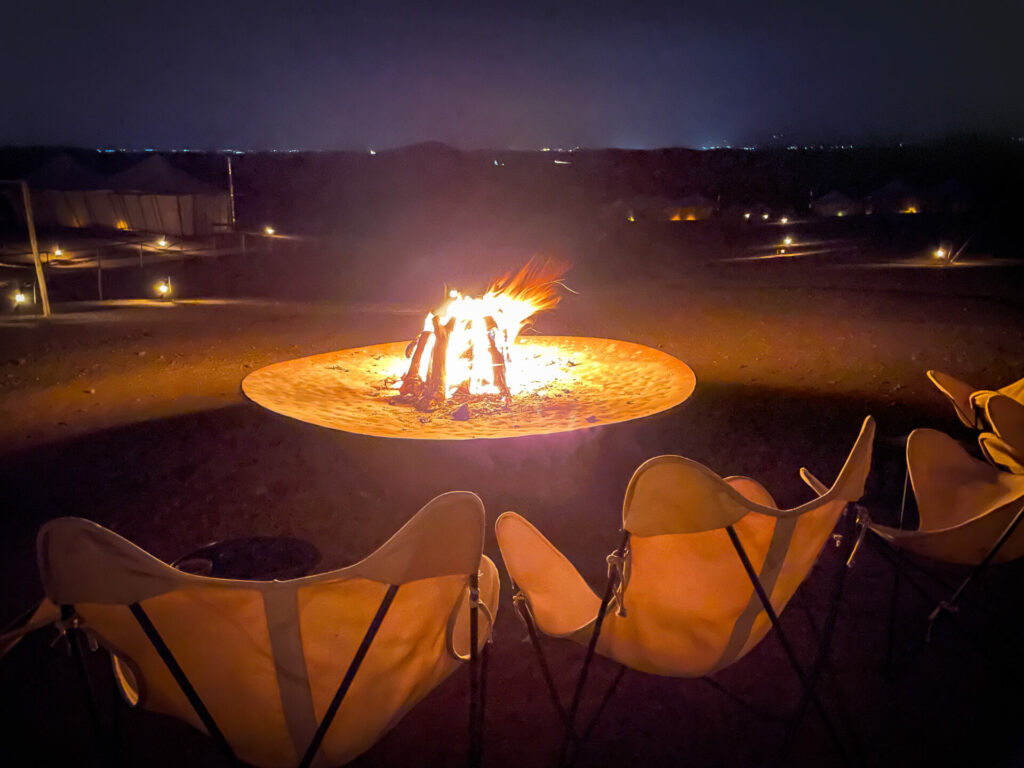 Feu de camp désert