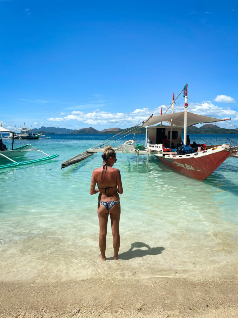 Island Hopping Vivian Beach Coron